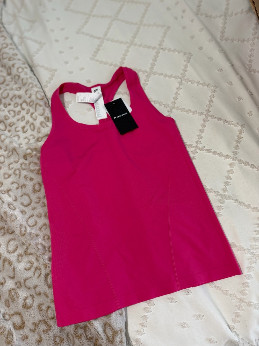 Fabletics Pink CrusSeamless Racerback Tank Top NWT Women’s XS - Picture 3 of 3